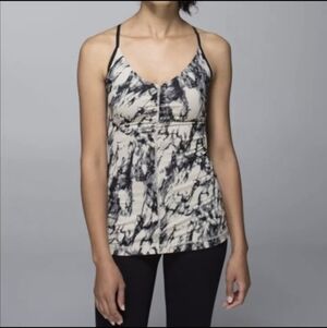 2/35$ Lululemon Open Your Heart Tank Size 4 Tan And Black Color W1967S
